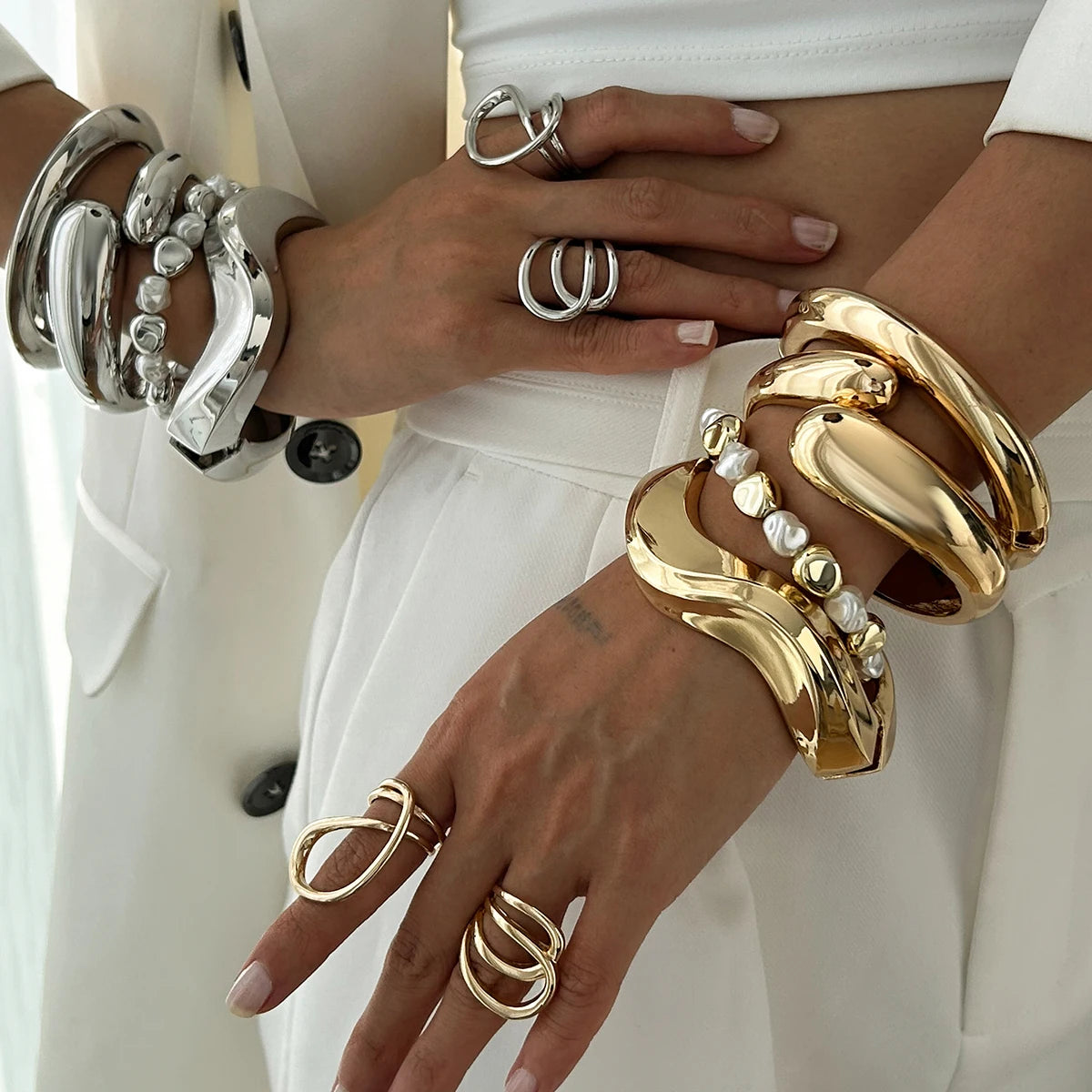 Lazourd Ingemark Exaggerated Retro Imitation Pearl Metal Bangles