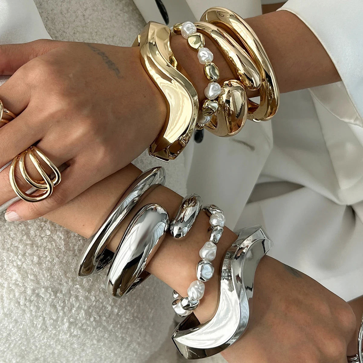Lazourd Ingemark Exaggerated Retro Imitation Pearl Metal Bangles
