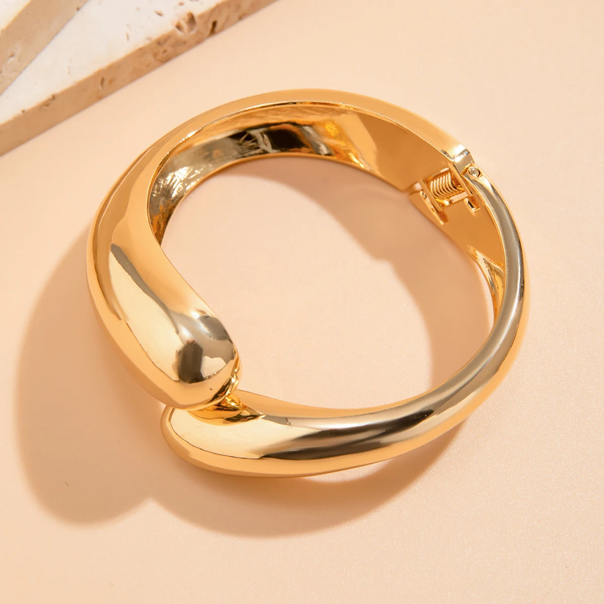 Lazourd Ingemark Exaggerated Retro Imitation Pearl Metal Bangles