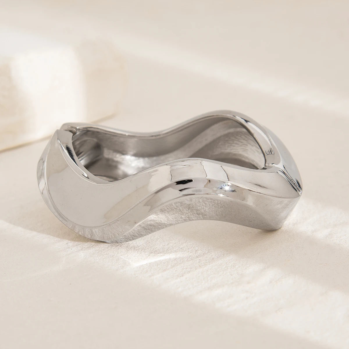 Lazourd Ingemark Exaggerated Retro Imitation Pearl Metal Bangles