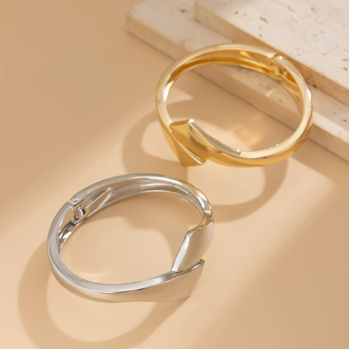 Lazourd Ingemark Creative Unique Smooth Water Drop Cuff Bangles