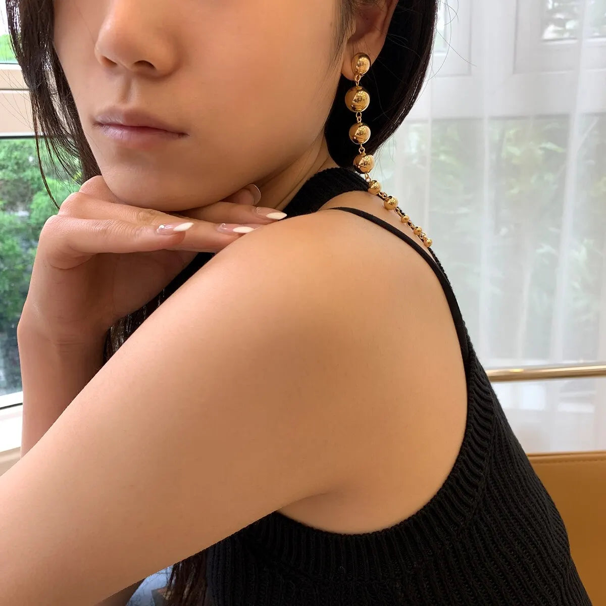 Punk Vintage Long Hanging Big Ball Pendant Drop Earrings for Women Classic Acrylic Bead Tassel Dangle Earrings Ear Jewelry Gift