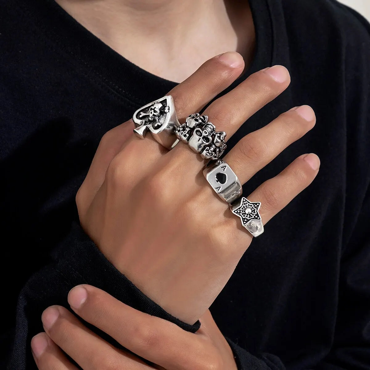 4Pcs/Set Gothic Vintage Skull Horse Spade Poker Rings